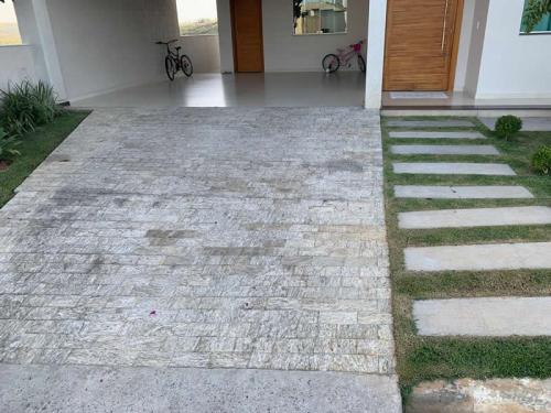 White "Miracema" stone